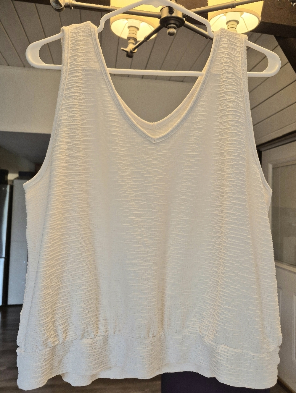 Cream Textured Lightweight V-Neck Tank Top